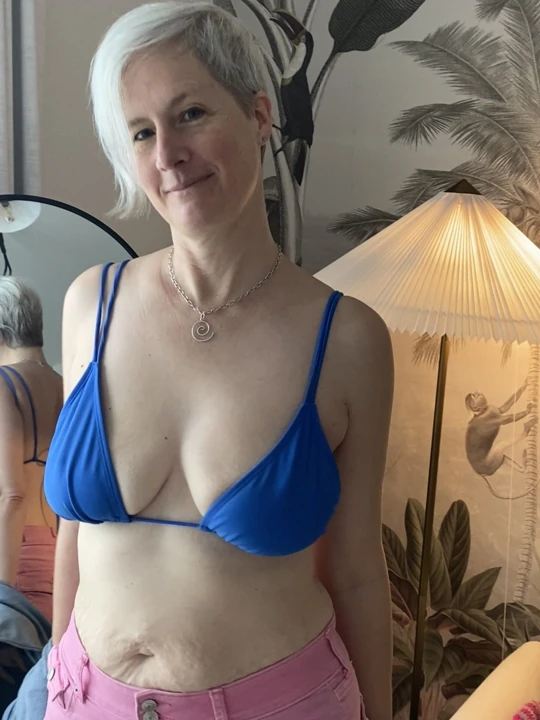 Wanna see more darling? Link's in bio, sub and dm me XH24 for a free vid!