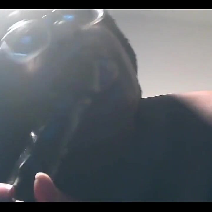 Я ненавижу сосать фейковый хуй.