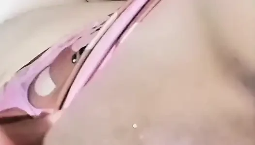 Мой отчим сосёт мне грудь