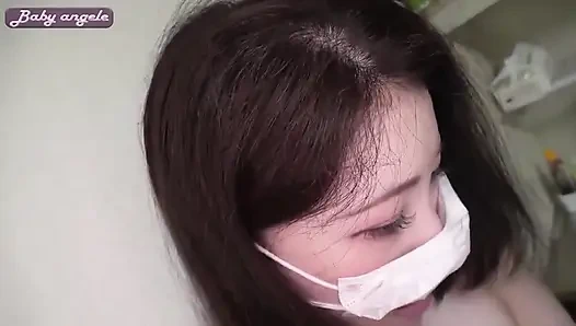 Zarif ve sessiz eş. F-cup sarkık göğsü ve beklenmedik şekilde duyusal dil kışkırtması - bölüm 1