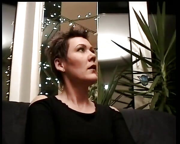 Regardez cette séance de rasage amateur avec une Femme mature allemande
