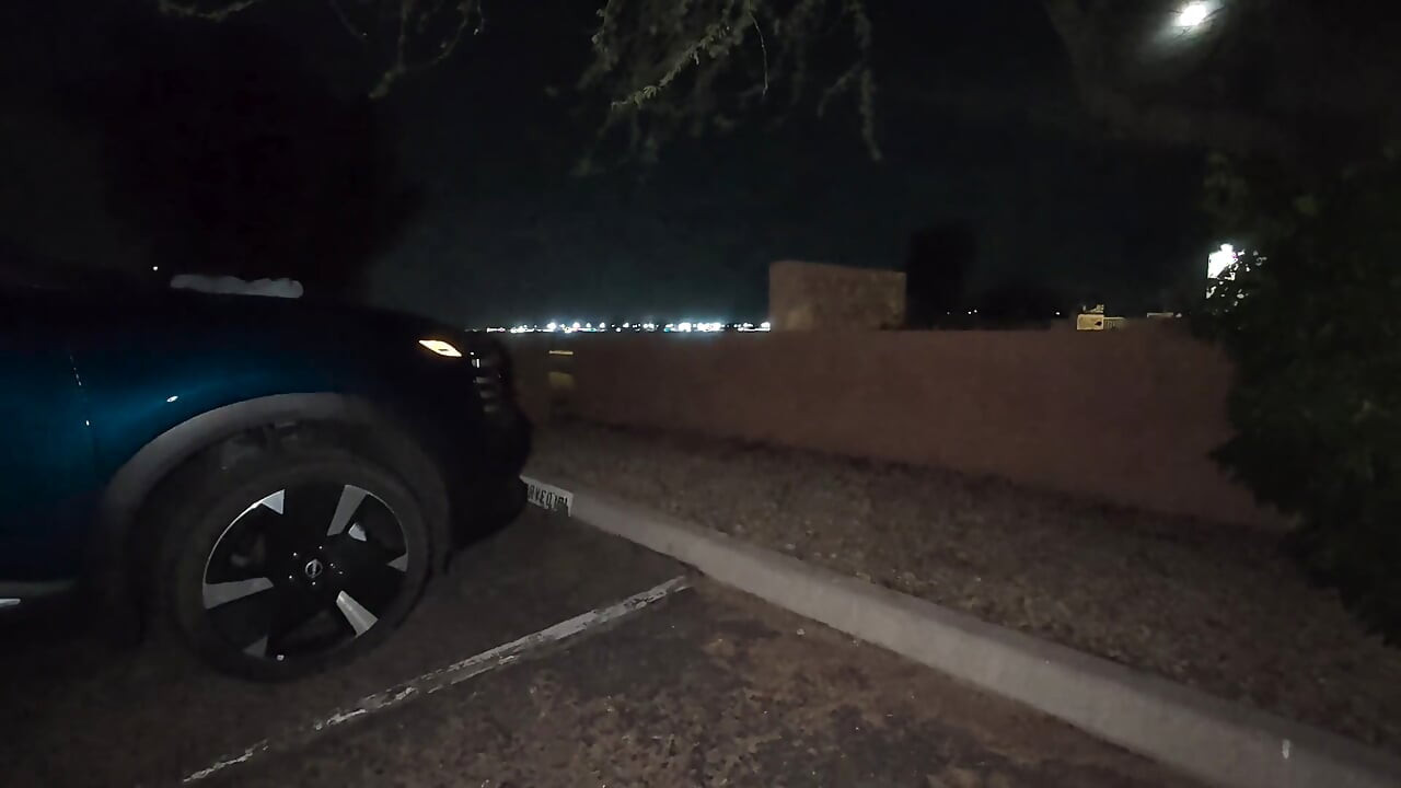¡sexo Público En El Estacionamiento Oscuro Con La Máscara!