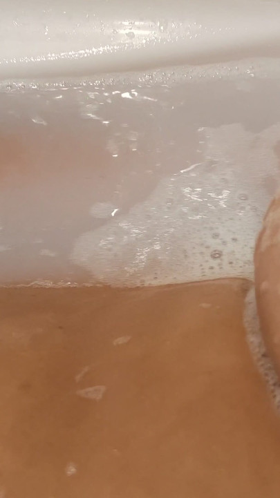 I invited my neighbor to come into my bathroom and look at my body. He watches me and jerks off his hot dick | Clip 1