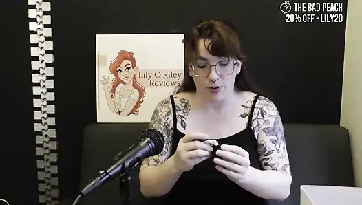 NSFW Review of the Honey Pistiling Vibrator vom bösen pfirsich lecken