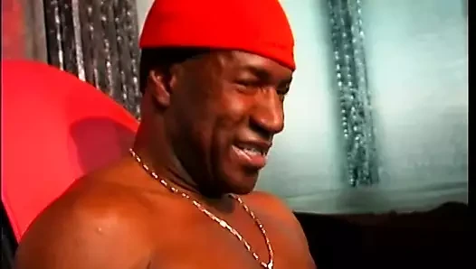 Player jizzes on ebony exotic dancer's face after giving her black penet...