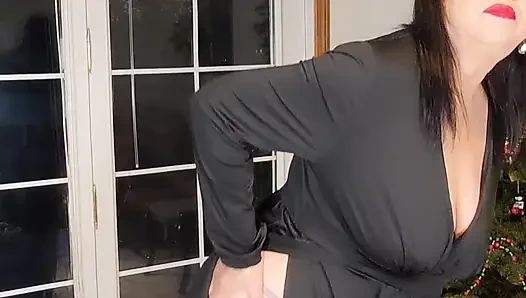 Orgazm olmak için cam dildomu hem götümde hem de vajinamda kullanıyorum