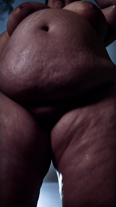 ssbbw giantess shyskiesxx
