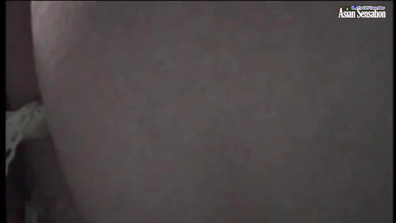Stuck up Older Woman - Toilet Masturbation - Ep2