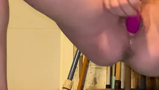 Fışkıran sürtük orta yaşlı seksi kadın yakın çekim