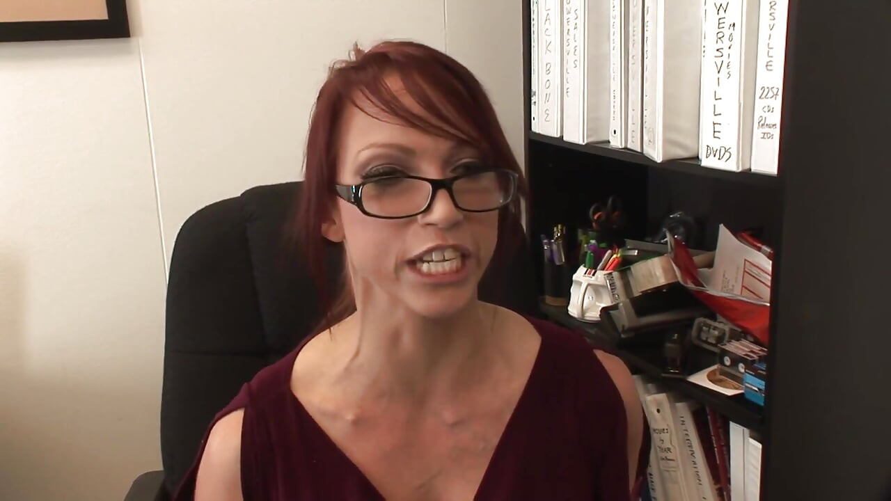 Bossy Milf makes guy do what she likes