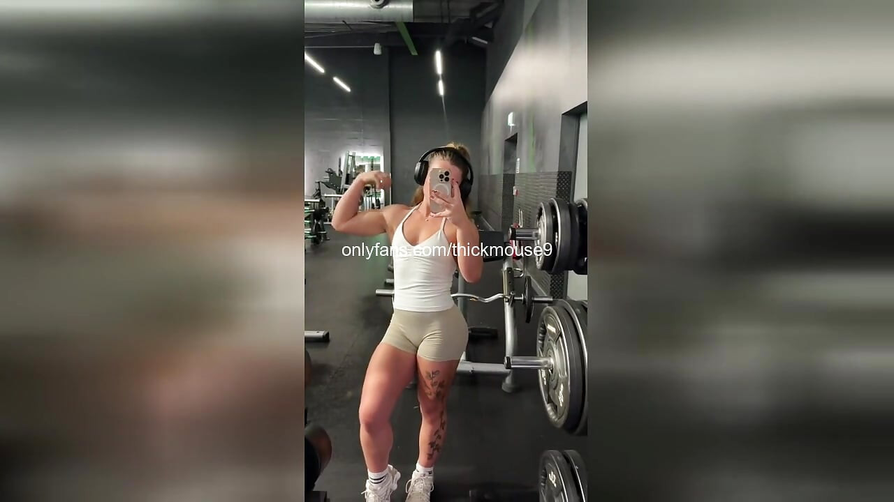 Glory Hole Mishap: ความรู้สึกไม่เปิดเผยตัวตนของการทดลองในที่สาธารณะของวัยรุ่นเวอร์จิ้น