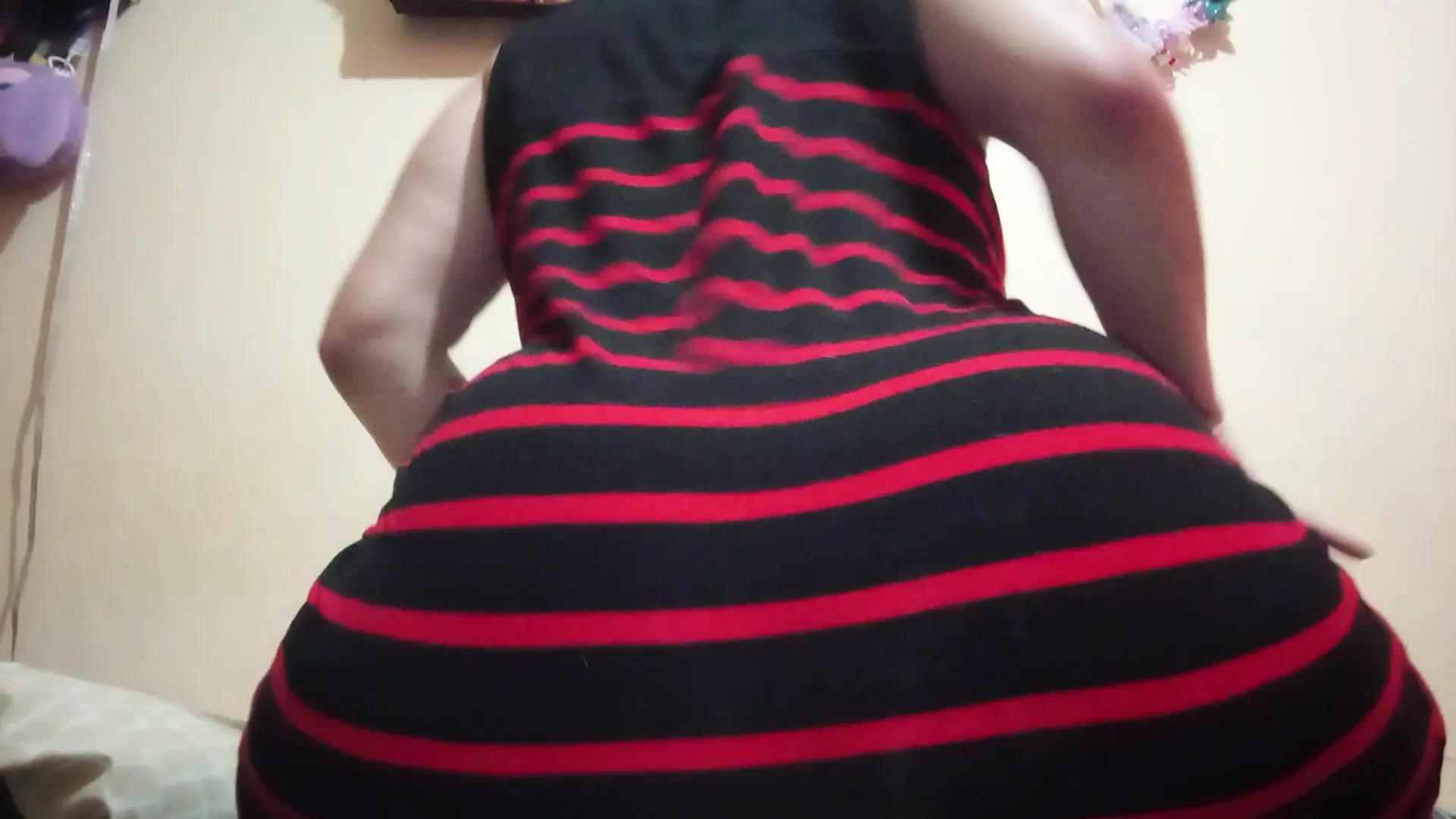 Perla Sofia in a dress without underwear