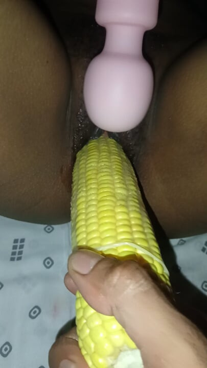 Desi hot bhabhi Ne pura Makka chut me Dala
