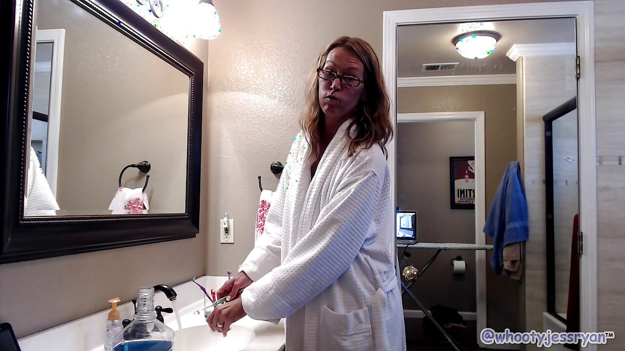 Mon rituel du matin, brosse à soie, gargle