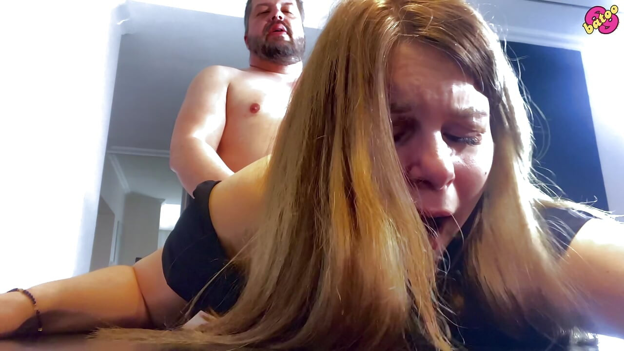 Esposa amateur caliente obtiene un sexo anal sorpresa