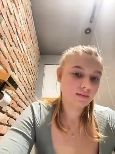 Naked in Public. Hot Body Cum with Vibrator. Flash Big Ass. Fingering Virgin Pussy