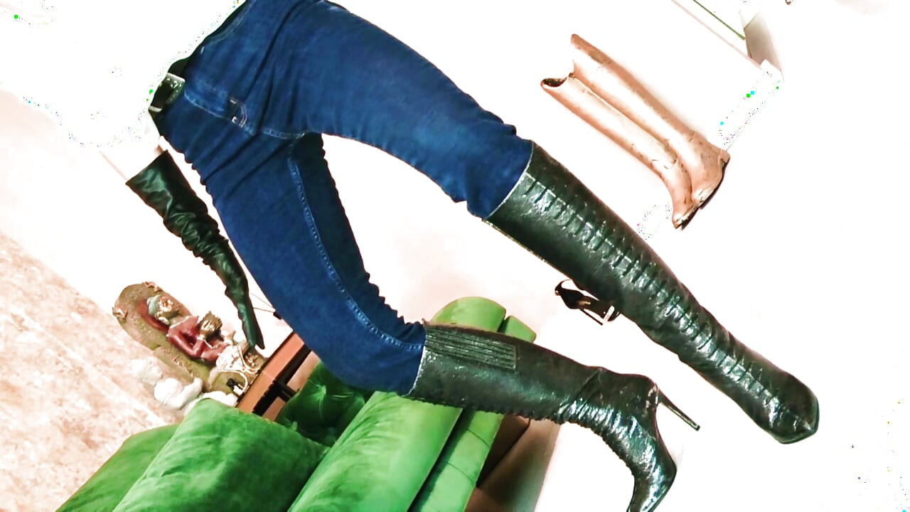 Ballbusting Femdom Games