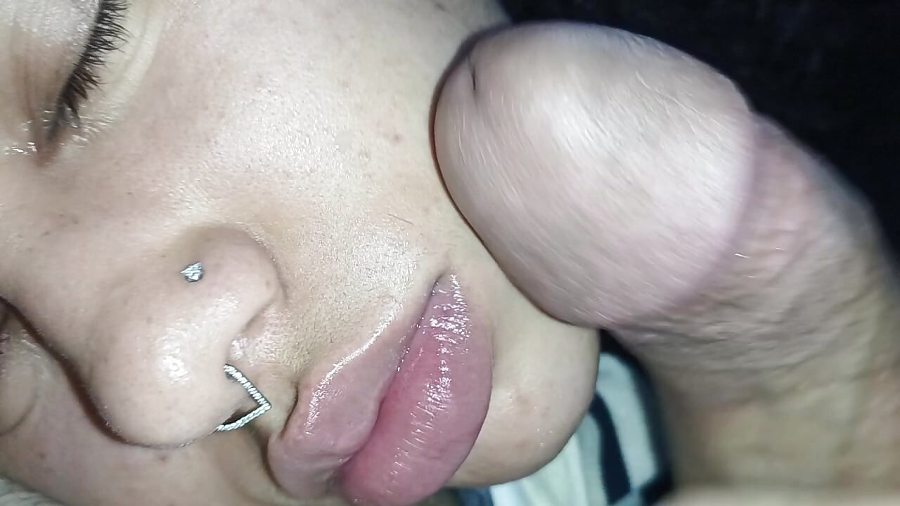 CREAMPIE FACIAL, SPURTING A LOT OF CUM ON HER BEAUTIFUL FULL LIPS