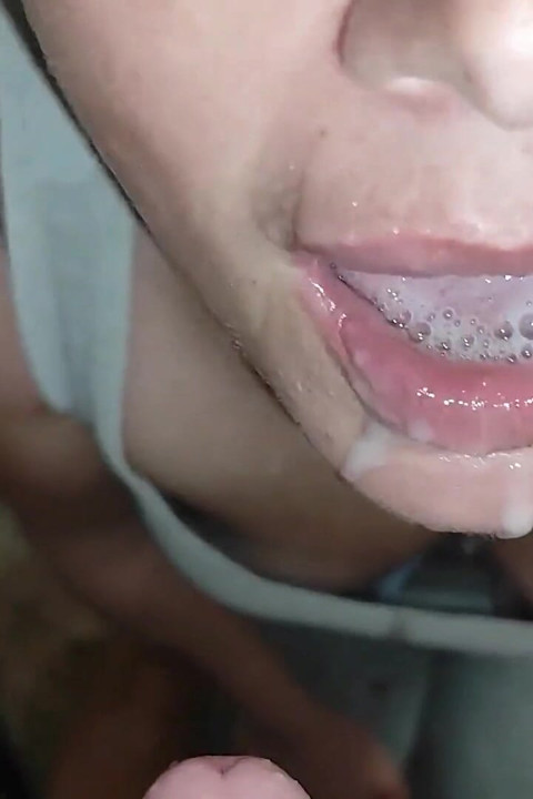 אוסף חובבני של גמירות בפה