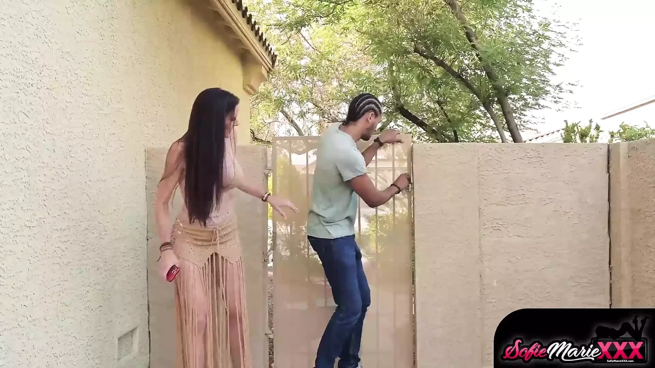 黑发熟女Sofie Marie和大黑出轨