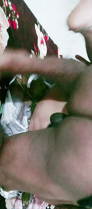 Duh zavodi seksi Reshmi u privatnosti