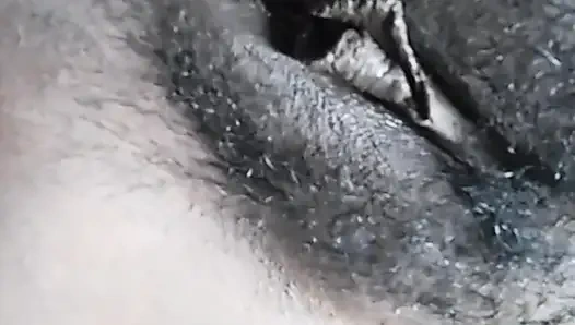 Kakak ipar india yang baru nikah lagi asik fingering memek bebasknya sampai orgasme