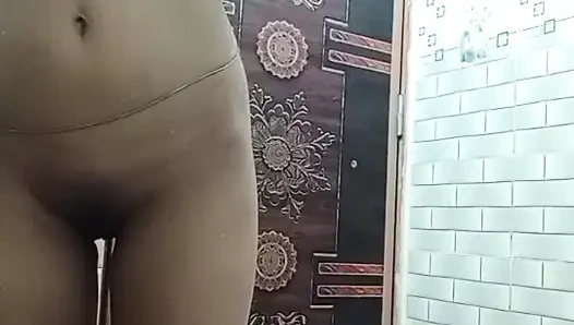 Shower Sex Video Desi Girl  A Taking Shower And Showing Her Nice Pussy Desi XXX