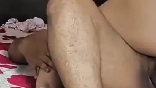 Arap Evli Kadın Çifte Penetrasyon Paylaşıyor