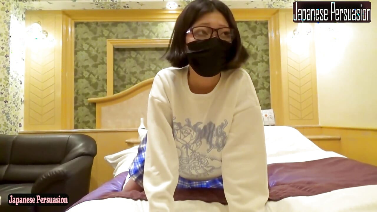 Ultra schlankes alt-girl zeigt ihren scharfen stil, als privater moment sich schnell aufheizt