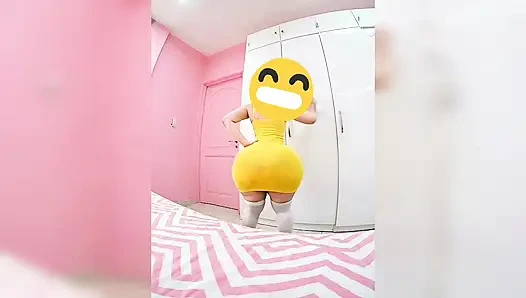 Wanita pembersih pantat besar 2