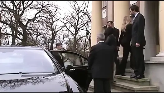 Европейских девушек пустили в паре их горячие шлюшки!