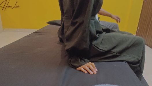 Малайская девушка в хиджабе с шурином