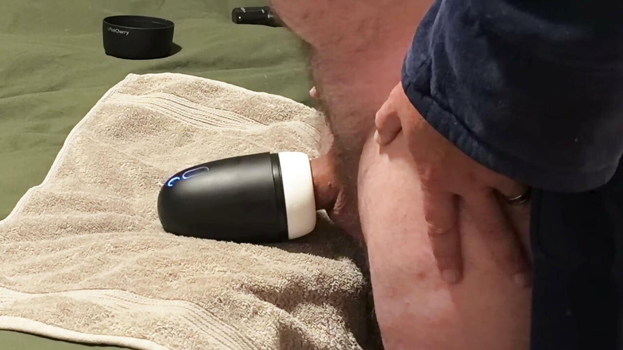 用精液当润滑液给我免手口交震动器带来高潮