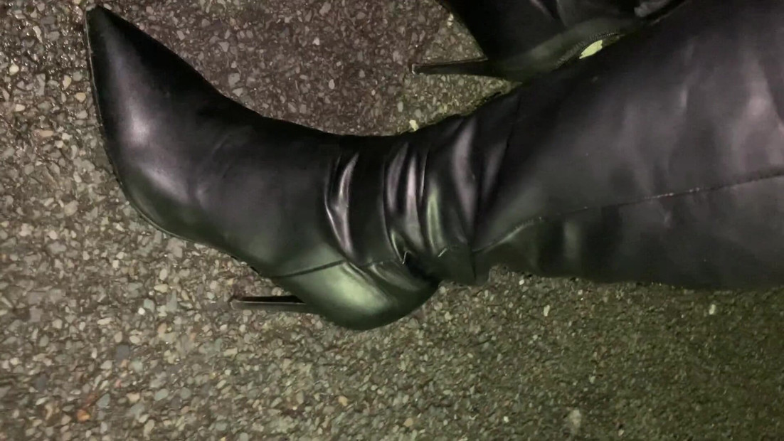 Tv high heel boots