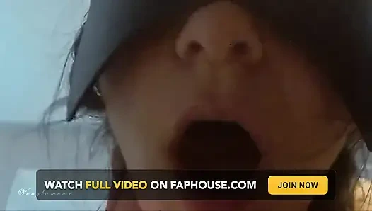 Скачу на моем муже в видео от первого лица, пока я не кончу, затем делает минет, пока он не кончит мне в рот