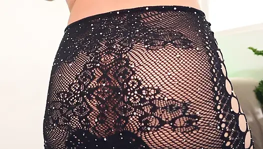 Bir kız nasıl mastürbasyon yapıyor ve götten sikiliyor