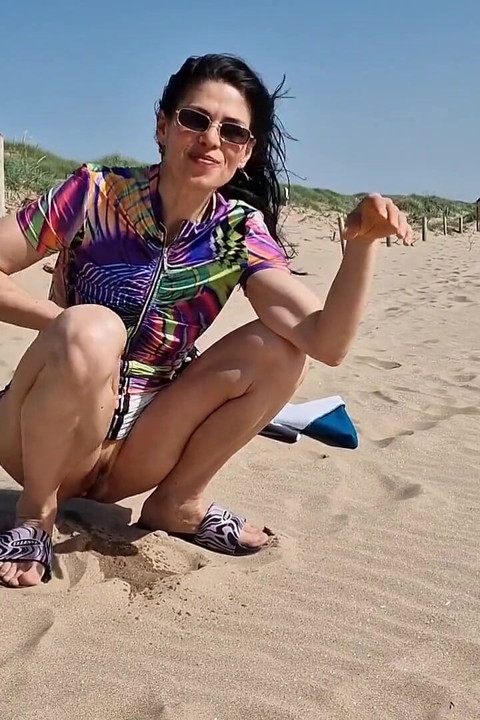 Outdoors nackt und pissen in der Öffentlichkeit, zusammenstellung
