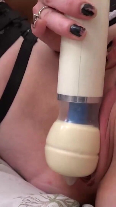 Maduras lesbianas Molly y Valentina show de striptease | Clip 2