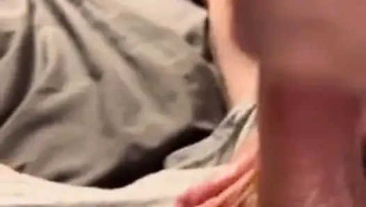 Ibu tiri ngocok kontolku setelah selesai tugas, pakai gratis
