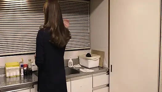 A061G04 A mother-in-law who burns her ripe body with the moans of her daughter and her husband. Erotic SEX of a mature mother who is fascinated by a young!