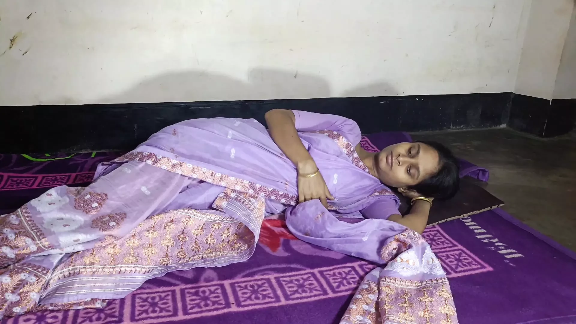 NOVA ESPOSA EM VÍDEO DE SEXO PELA PRIMEIRA VEZ