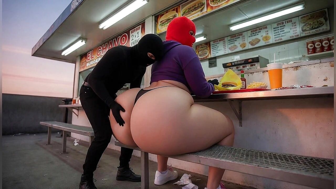 Big Ass Girl Eating Fast Food Gets Her Butt Touched in Public