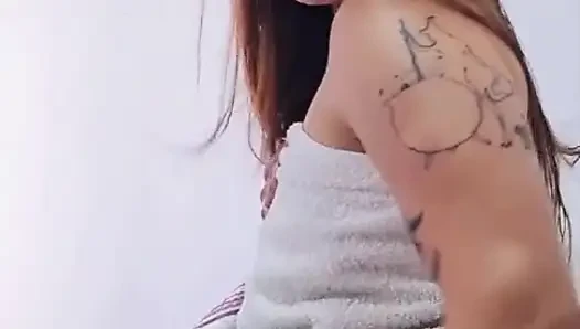 JOI geführter handjob - komm in meinen kleinen mund - Sofia felix