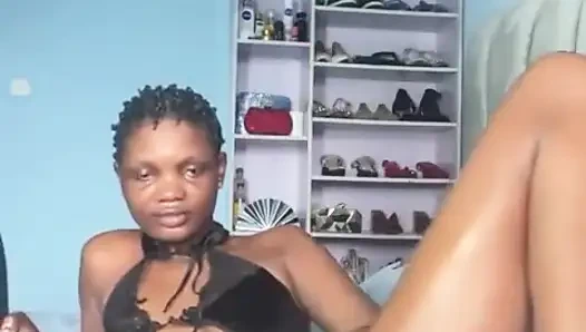 Memekku lagi sange berat dan pengen banget dientot habis-habisan sama mainan seksku