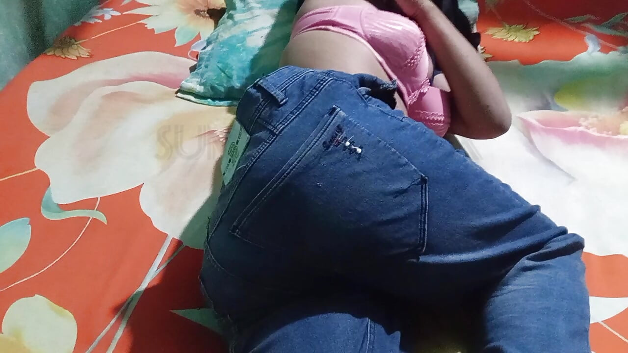 Bangladeşli güzel kız arkadaş evde sikişiyor