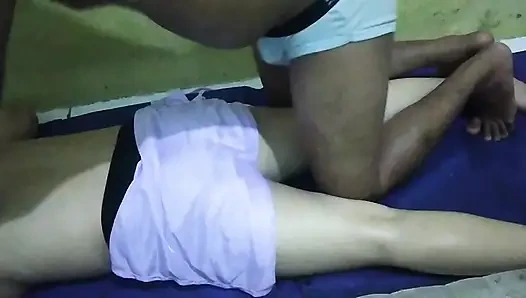 Üvey anne'nin amını emiyor tatlı dişi