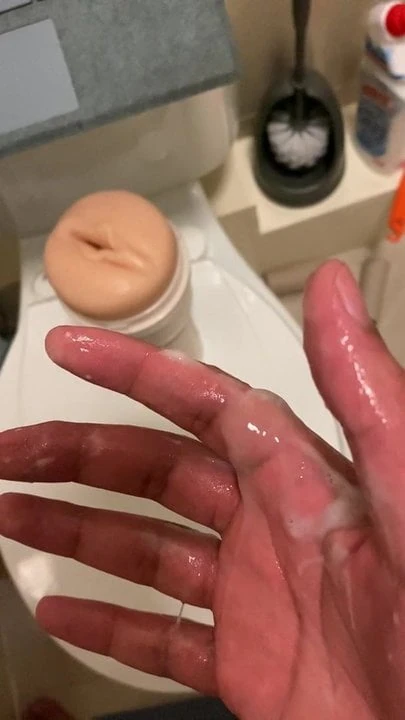 Cum in my Hand