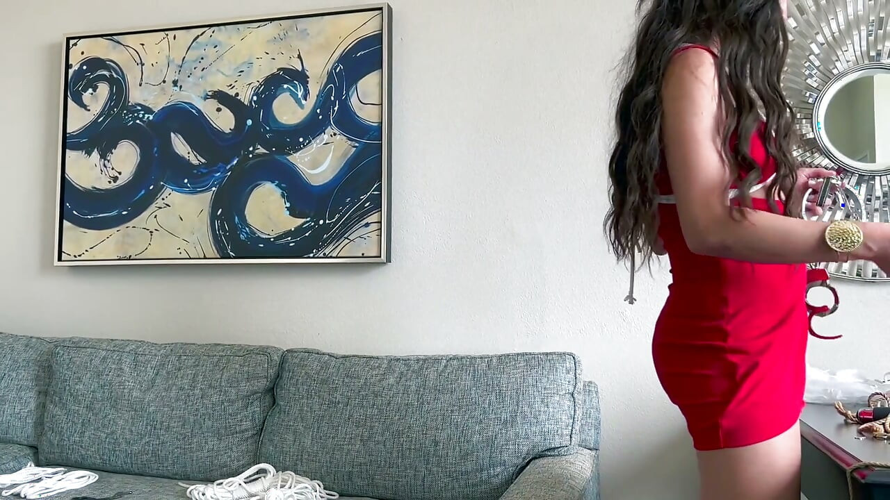 Spraakmakende bondage met Ama en Bella