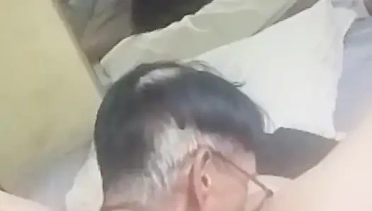 Самая возбужденная женушка и муженек.отличный трах