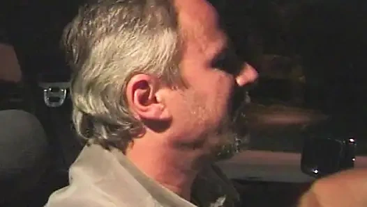 Wilde Lesbenabenteuer in Taxi und Badewanne